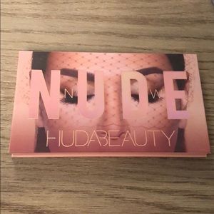 Huda beauty new nude palette PRICE IS FIRM
